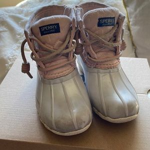 Sperry snow boots